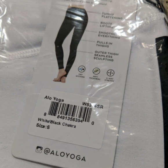 *NWT* Alo Yoga Airbrush Leggings, white/black - Picture 5 of 5